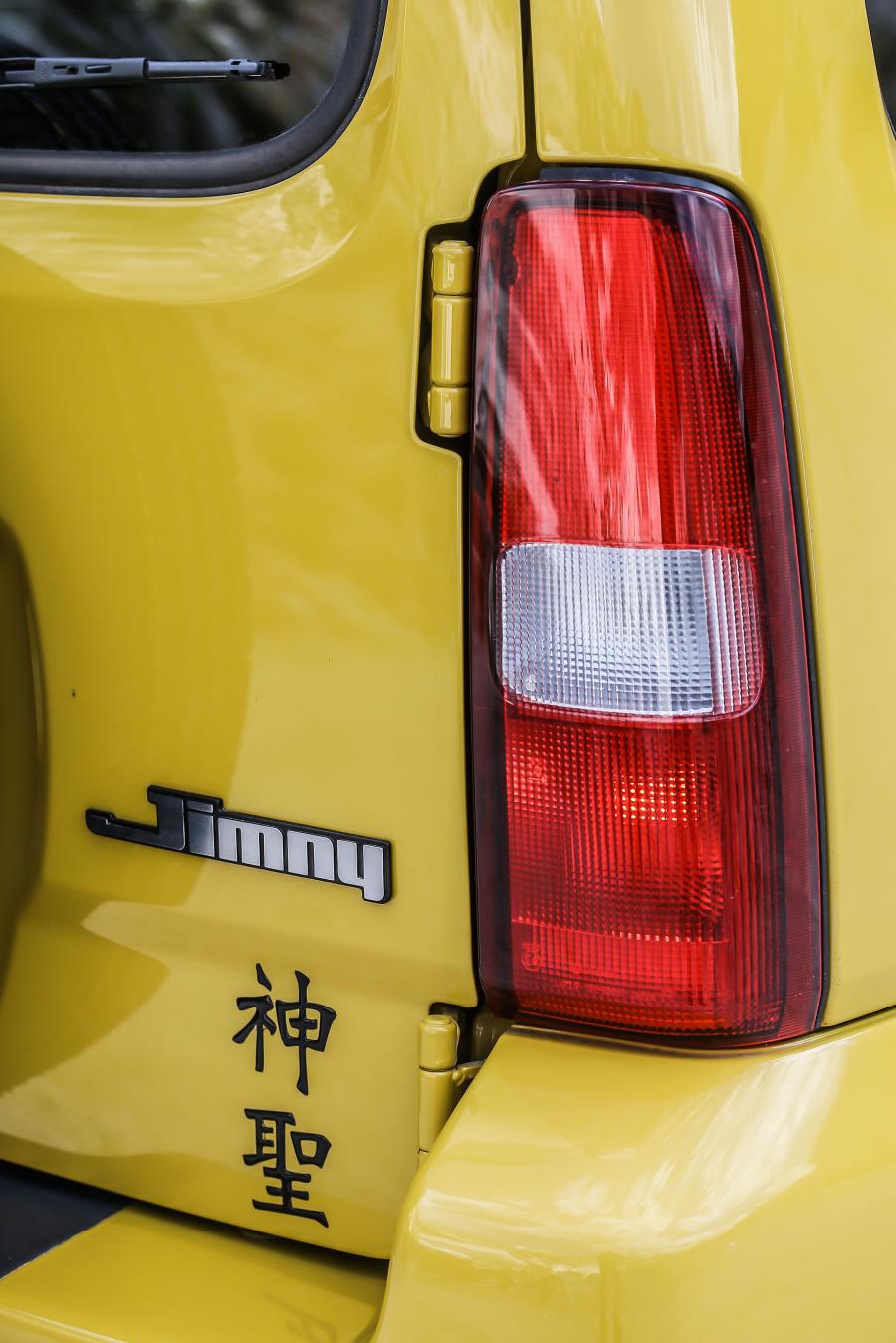 Детали экстерьера Suzuki Jimny Shinsei 2016 года  (фото 5 из 32)